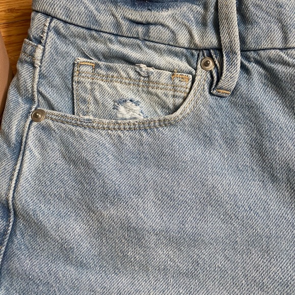 Good American Jeans. - Picture 6 of 8